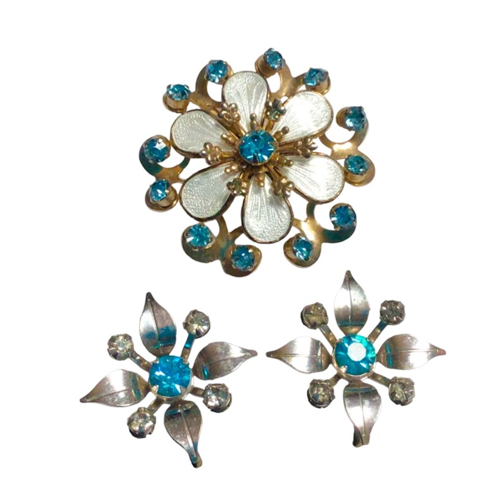 Vintage 60s BUGBEE & NILES Silver Tone Blue Rhinestone Earrings & Brooch Set